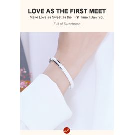 LOVE AS THE FIRST MEET BRACELET